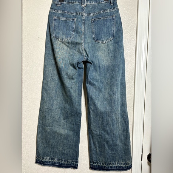 Commense Ultra High Rise, Mid Blue, Wide Leg Jeans with Unfinished Hem. - Picture 8 of 12